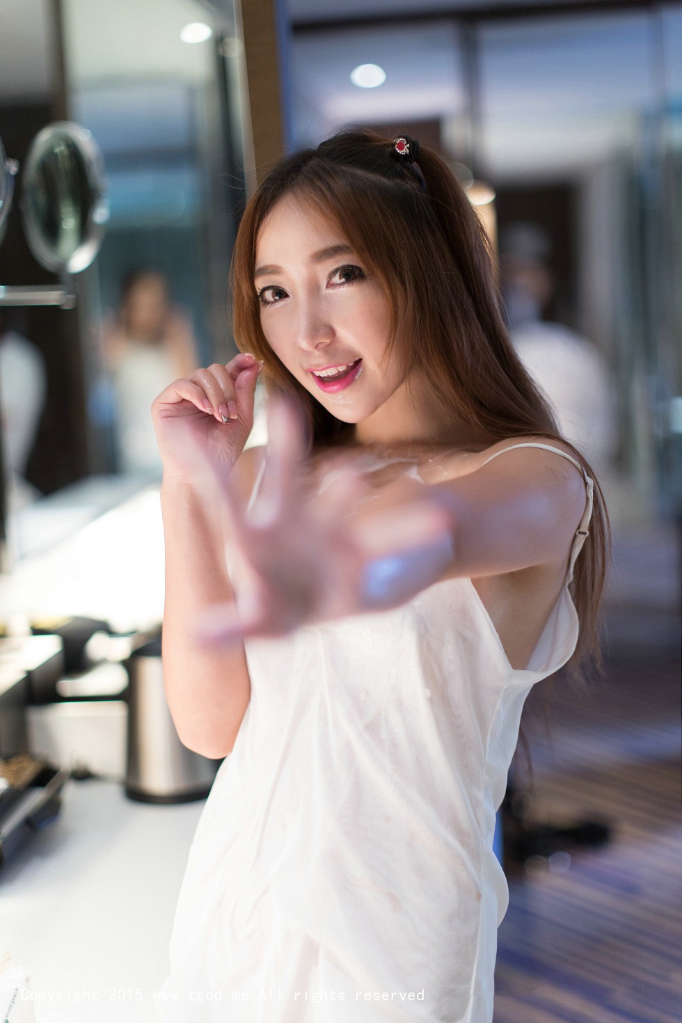 [TGOD推女神]2015.07.28_嫩模黄歆苑chobits黑色吊带丝袜秀美臀豪乳诱惑50P