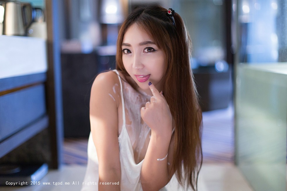 [TGOD推女神]2015.07.28_嫩模黄歆苑chobits黑色吊带丝袜秀美臀豪乳诱惑50P
