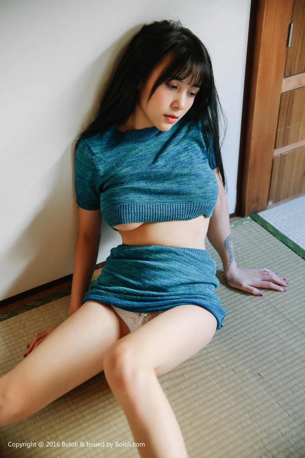 [BoLoli波萝社新刊]Vol.037_嫩模夏美酱人妻的诱惑黑色蕾丝情趣内衣完美诱惑写真40P