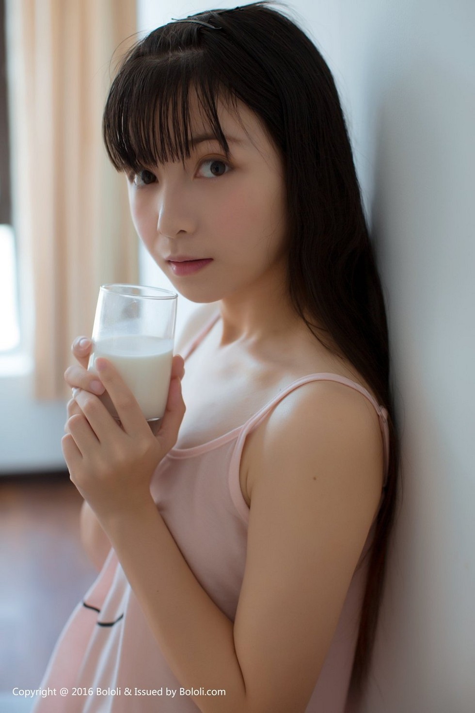 [BoLoli波萝社新刊]Vol.038_嫩模鱼丸居家真空睡衣闺房清爽迷人写真30P
