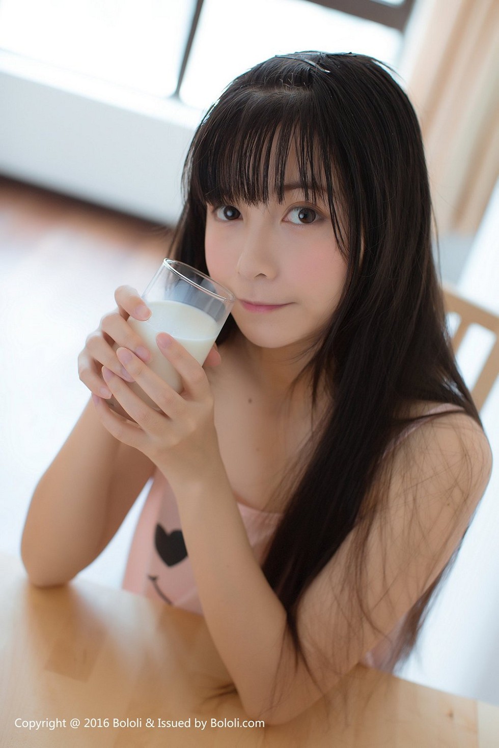 [BoLoli波萝社新刊]Vol.038_嫩模鱼丸居家真空睡衣闺房清爽迷人写真30P