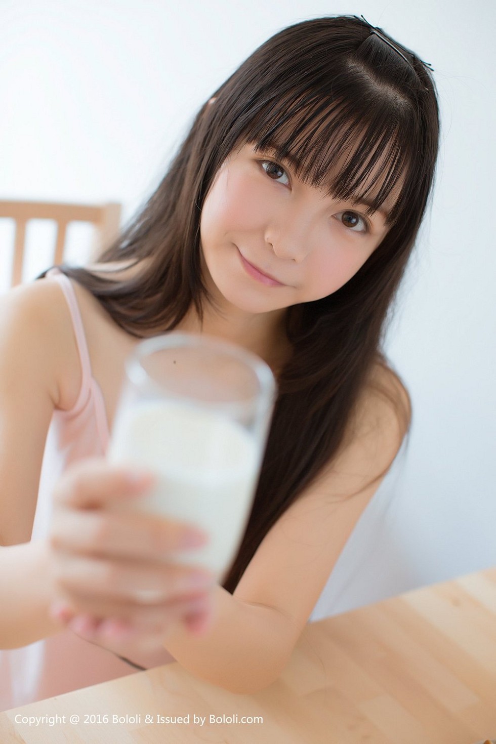 [BoLoli波萝社新刊]Vol.038_嫩模鱼丸居家真空睡衣闺房清爽迷人写真30P