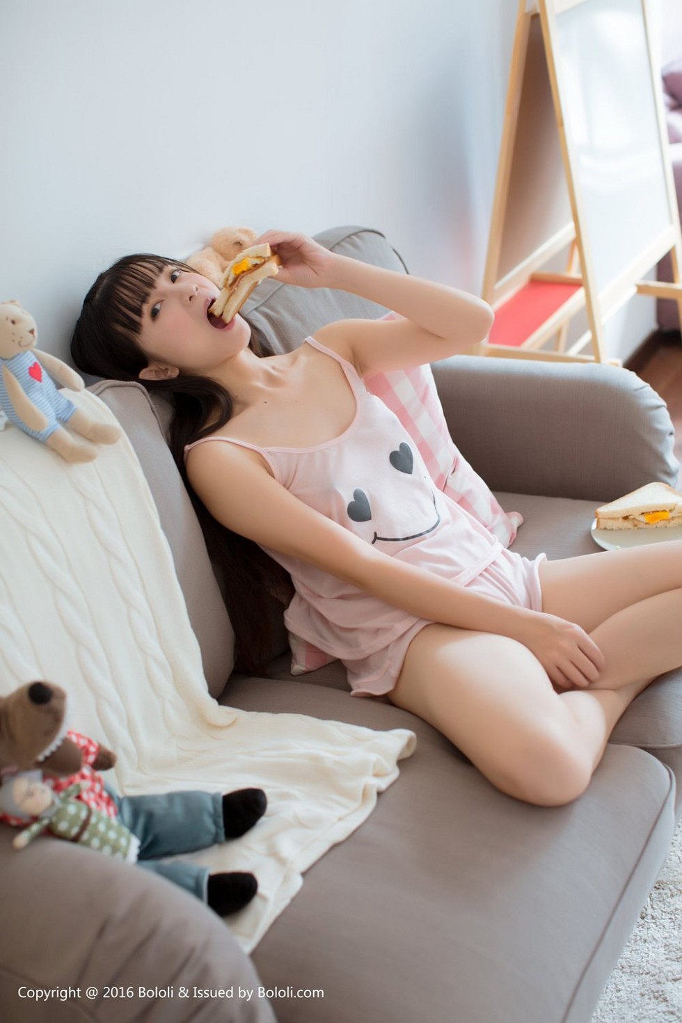 [BoLoli波萝社新刊]Vol.038_嫩模鱼丸居家真空睡衣闺房清爽迷人写真30P