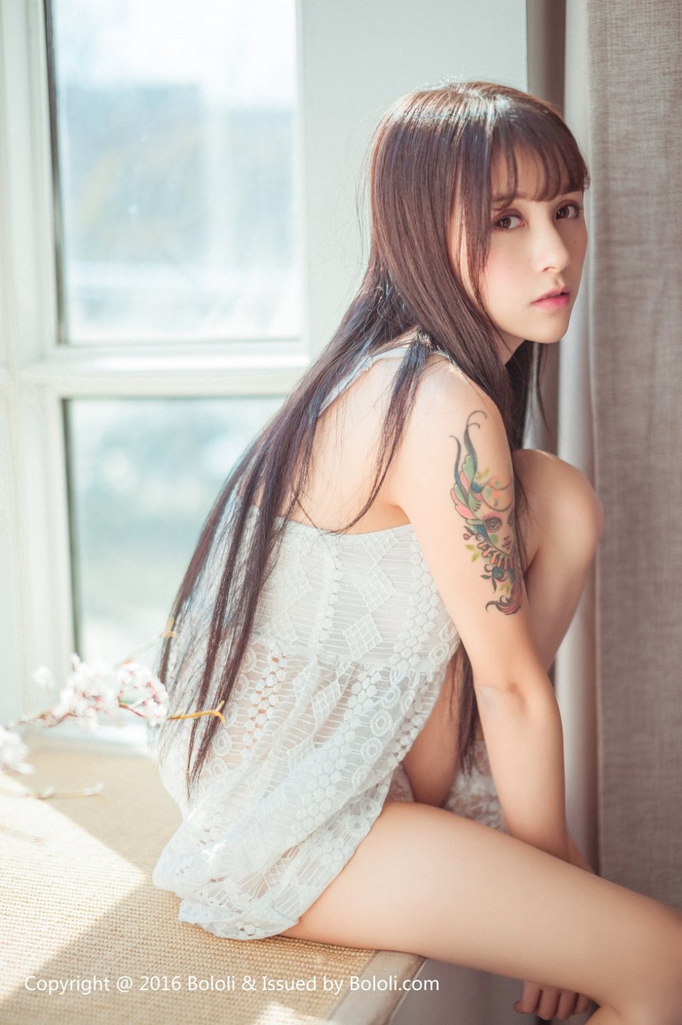 [BoLoli波萝社新刊]Vol.040_嫩模夏美酱卧室私房白色连身裙+蕾丝内裤完美诱惑写真87P