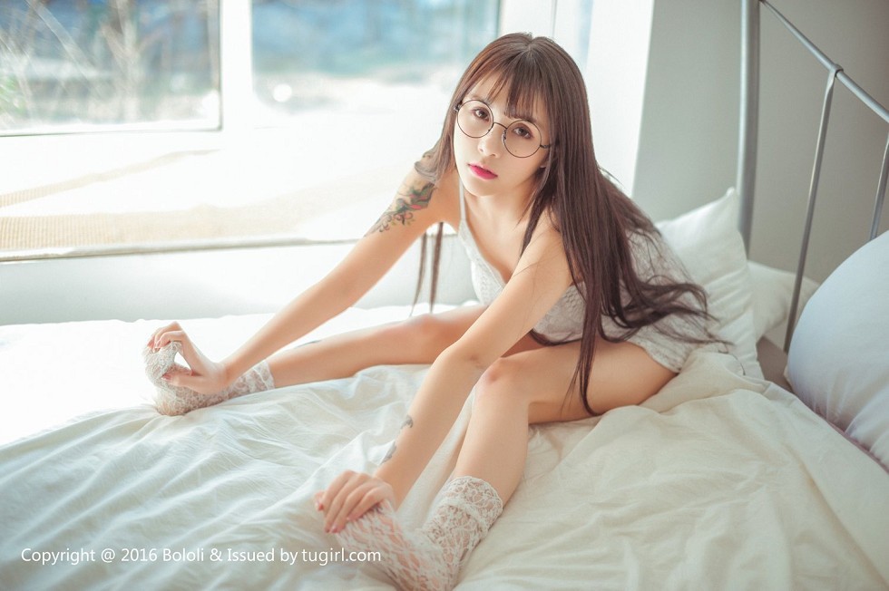 [BoLoli波萝社新刊]Vol.040_嫩模夏美酱卧室私房白色连身裙+蕾丝内裤完美诱惑写真87P