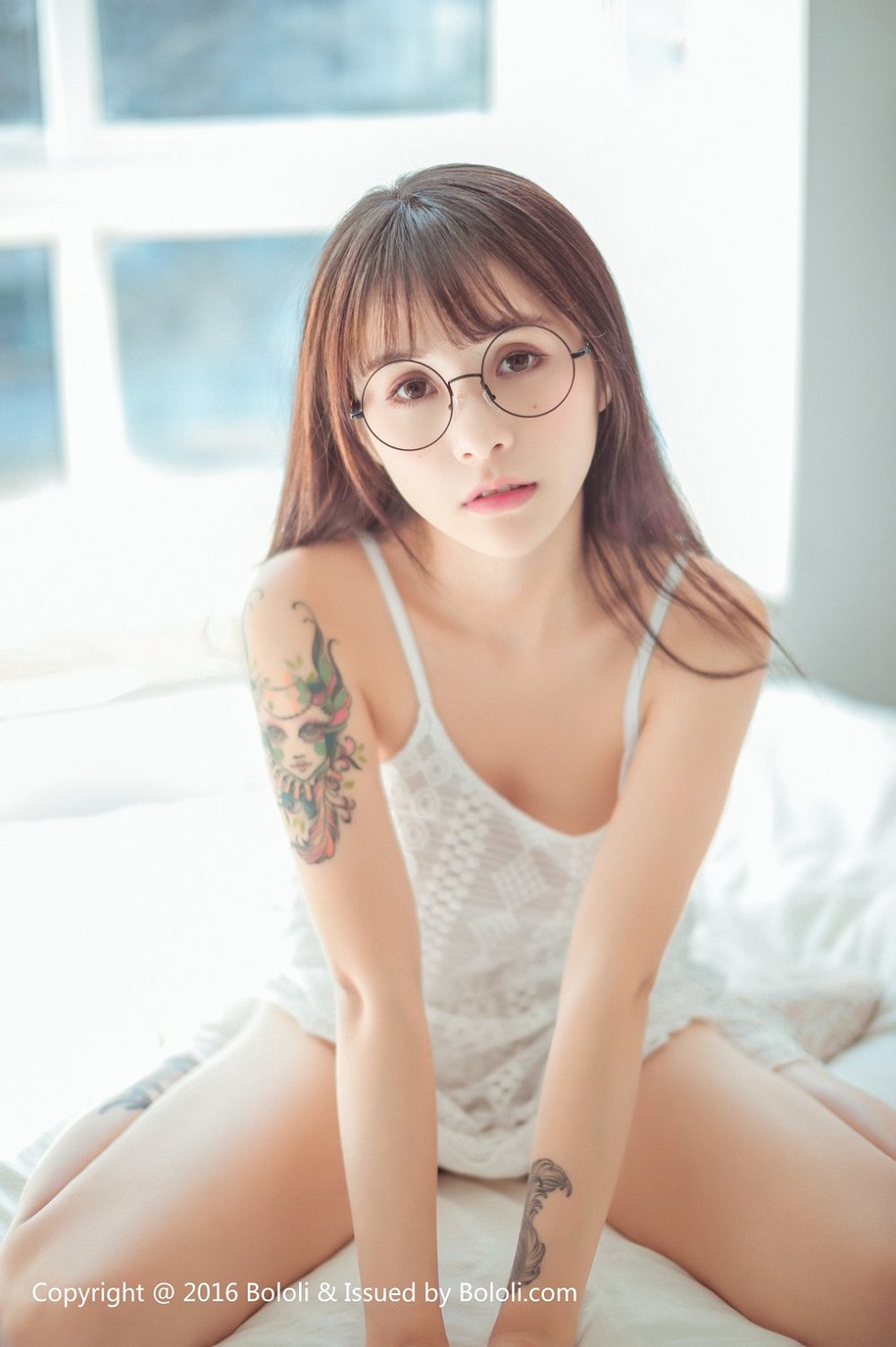 [BoLoli波萝社新刊]Vol.040_嫩模夏美酱卧室私房白色连身裙+蕾丝内裤完美诱惑写真87P