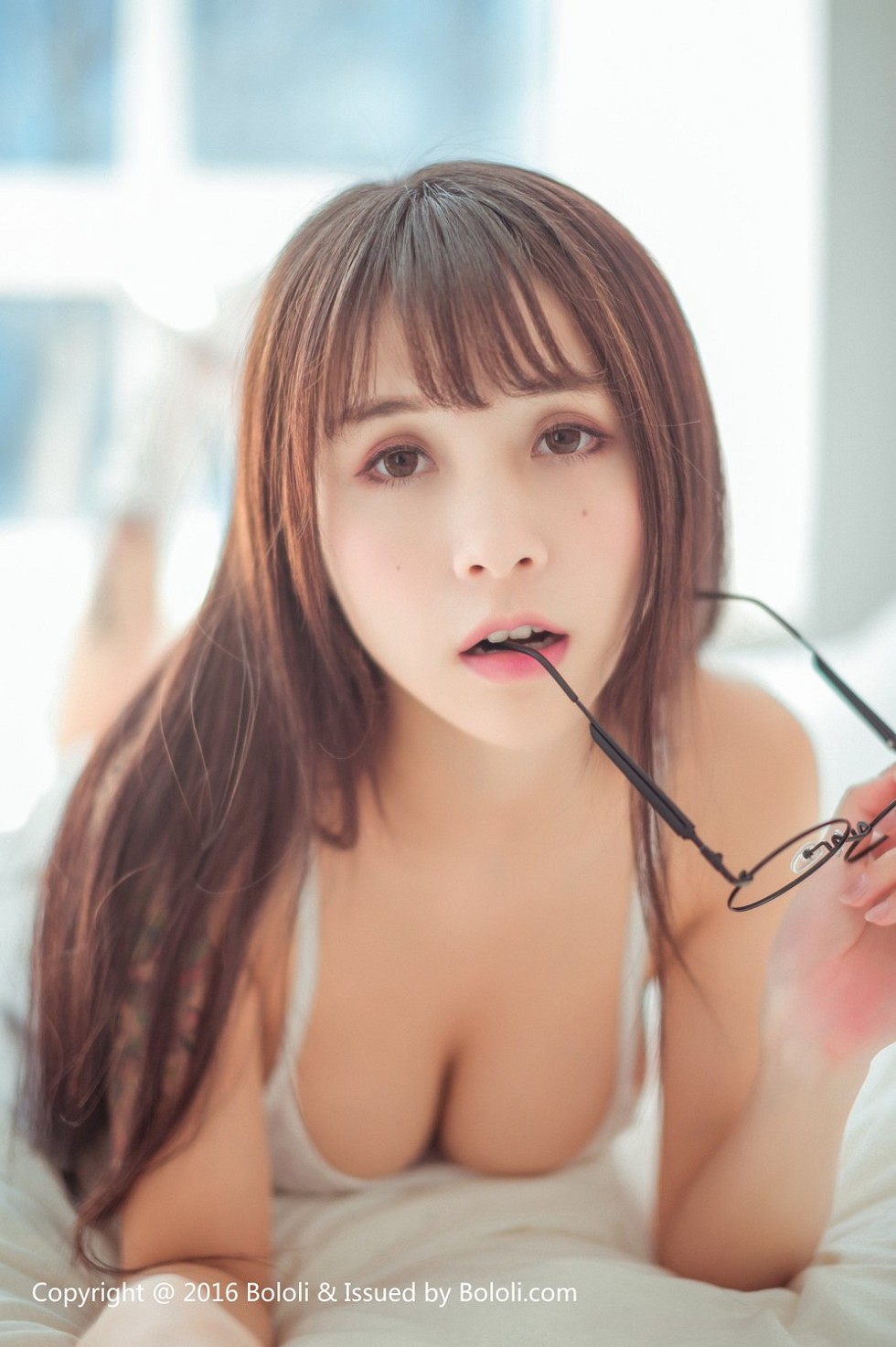 [BoLoli波萝社新刊]Vol.040_嫩模夏美酱卧室私房白色连身裙+蕾丝内裤完美诱惑写真87P