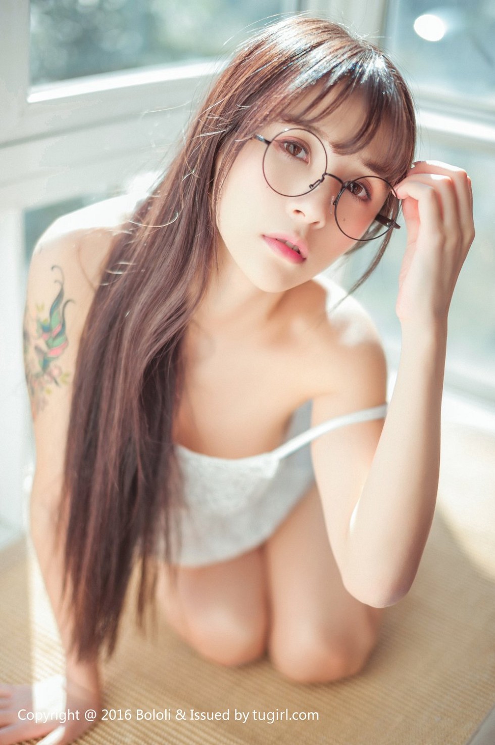 [BoLoli波萝社新刊]Vol.040_嫩模夏美酱卧室私房白色连身裙+蕾丝内裤完美诱惑写真87P