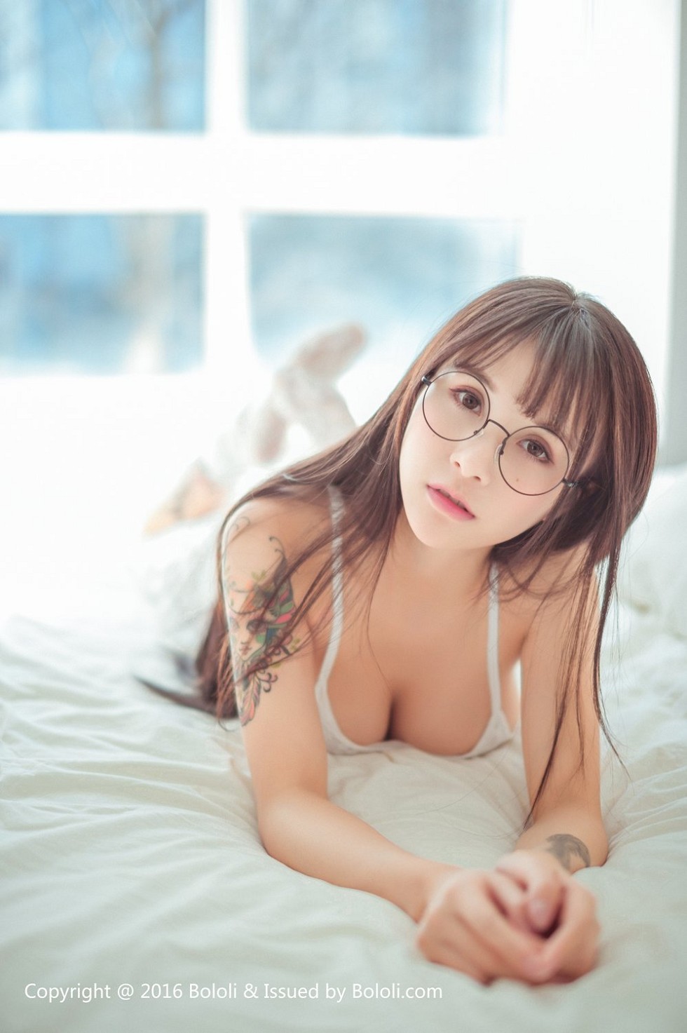[BoLoli波萝社新刊]Vol.040_嫩模夏美酱卧室私房白色连身裙+蕾丝内裤完美诱惑写真87P