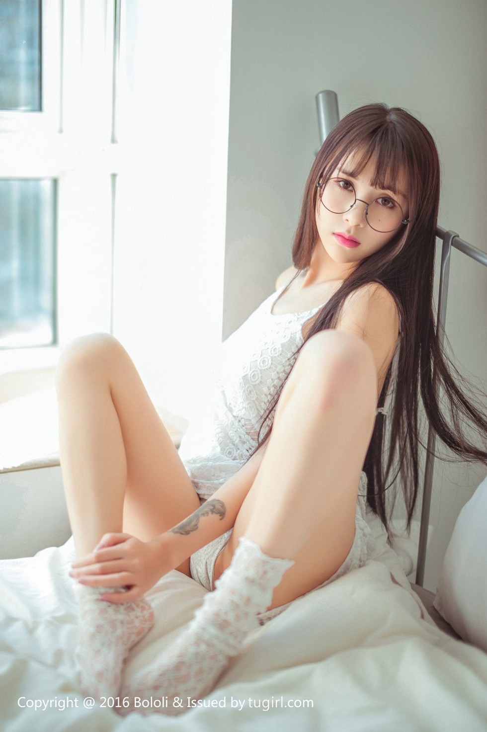 [BoLoli波萝社新刊]Vol.040_嫩模夏美酱卧室私房白色连身裙+蕾丝内裤完美诱惑写真87P