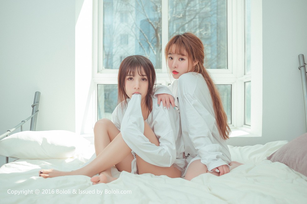 [BoLoli波萝社新刊]Vol.042_嫩模夏美酱＆柳侑绮大尺度私房半裸斗乳诱惑写真50P