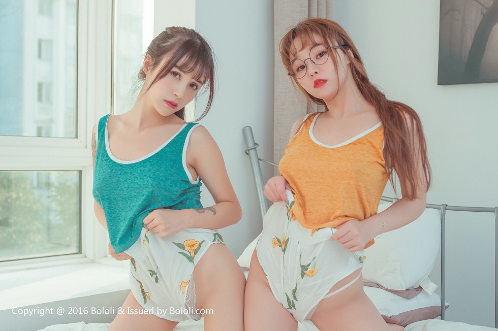[BoLoli波萝社新刊]Vol.042_嫩模夏美酱＆柳侑绮大尺度私房半裸斗乳诱惑写真50P