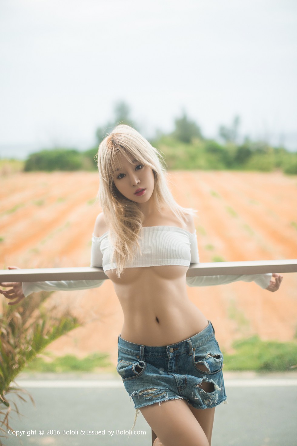 [BoLoli波萝社新刊]Vol.051_嫩模王雨纯黑色蕾丝高叉连体内衣秀豪乳露点诱惑写真70P
