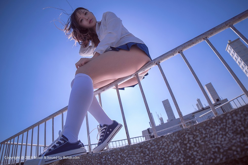 [BoLoli波萝社新刊]Vol.055_嫩模菟菟Victoria天台JK制服脱内衣全裸秀美乳诱惑写真40P