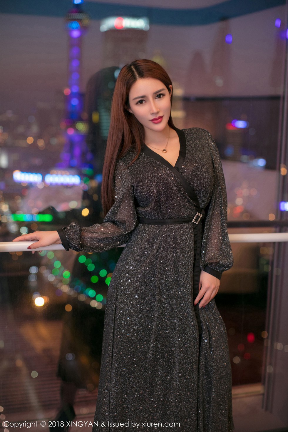 [XINGYAN星颜社]VOL.050_嫩模liyiyi大尺度全裸上身秀豪乳血滴子遮点诱惑写真46P