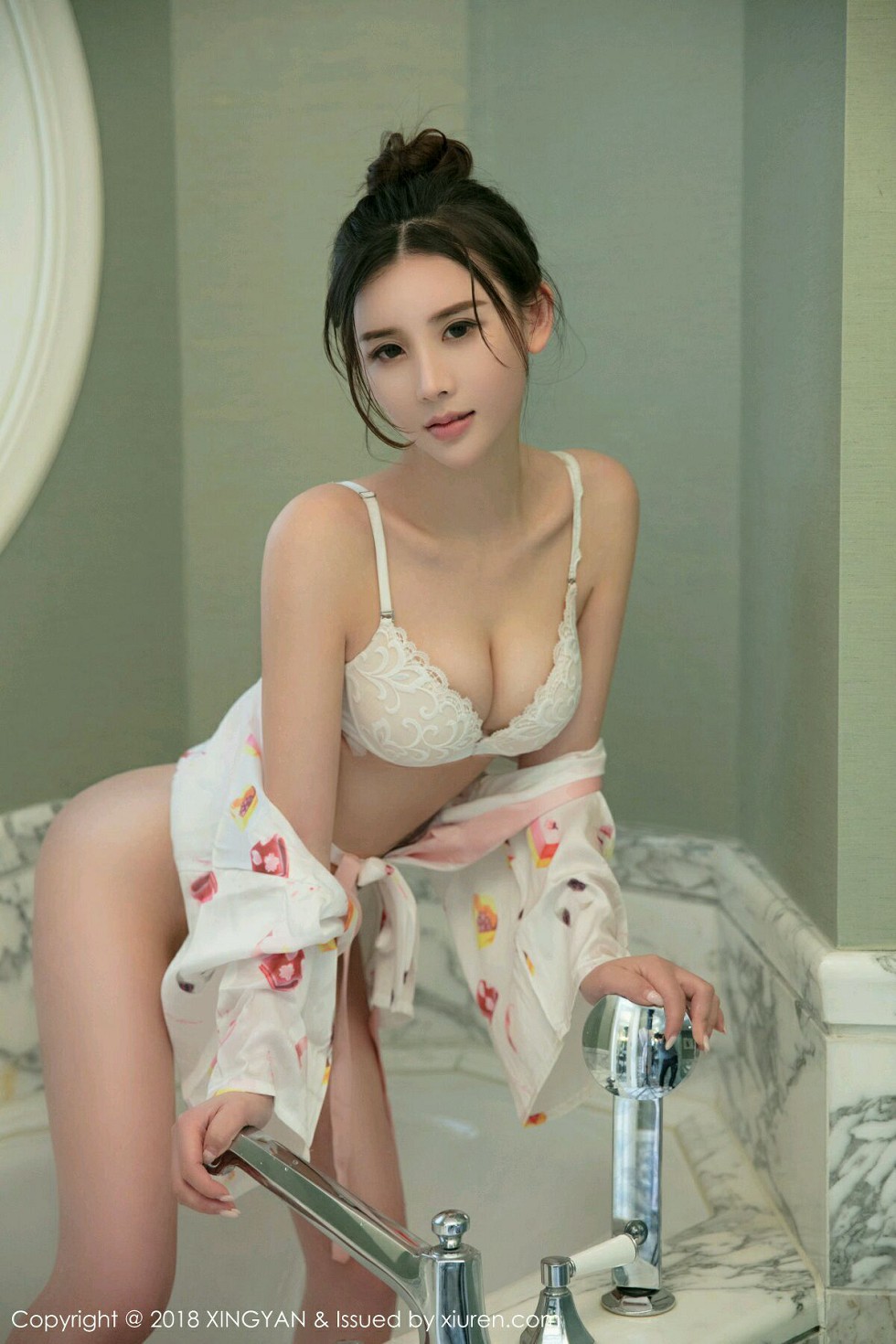 [XINGYAN星颜社]VOL.054_丽质嫩模韩雨嘉居家无内开档黑丝连体衣秀豪乳翘臀诱惑写真39P