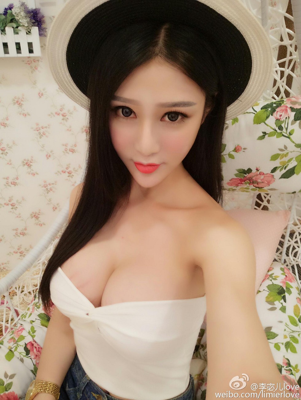 国产嫩模湿吻女神李宓儿高颜值大尺度美胸豪乳海量性感写真111P