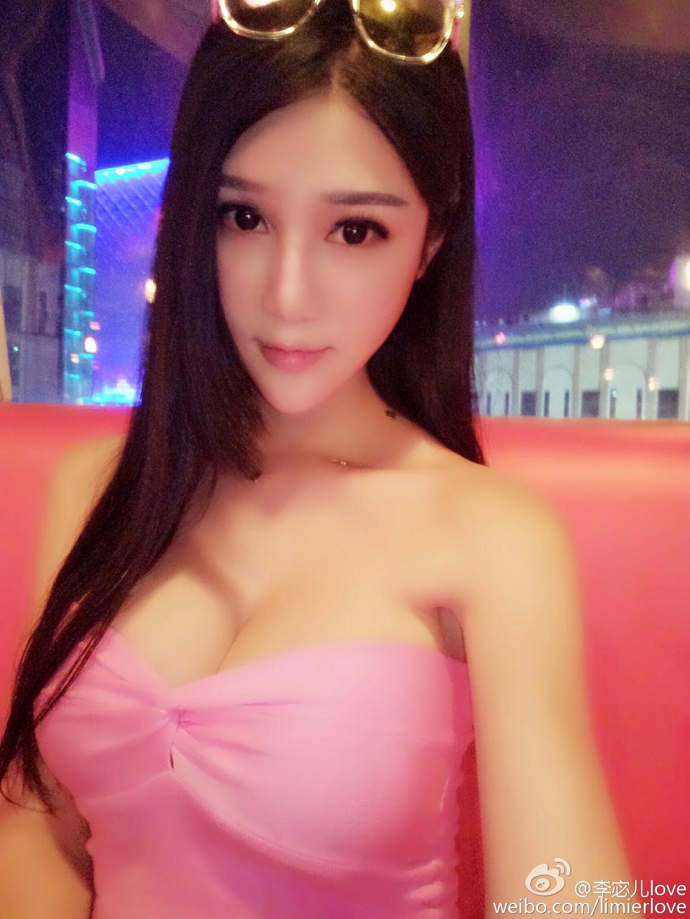 国产嫩模湿吻女神李宓儿高颜值大尺度美胸豪乳海量性感写真111P