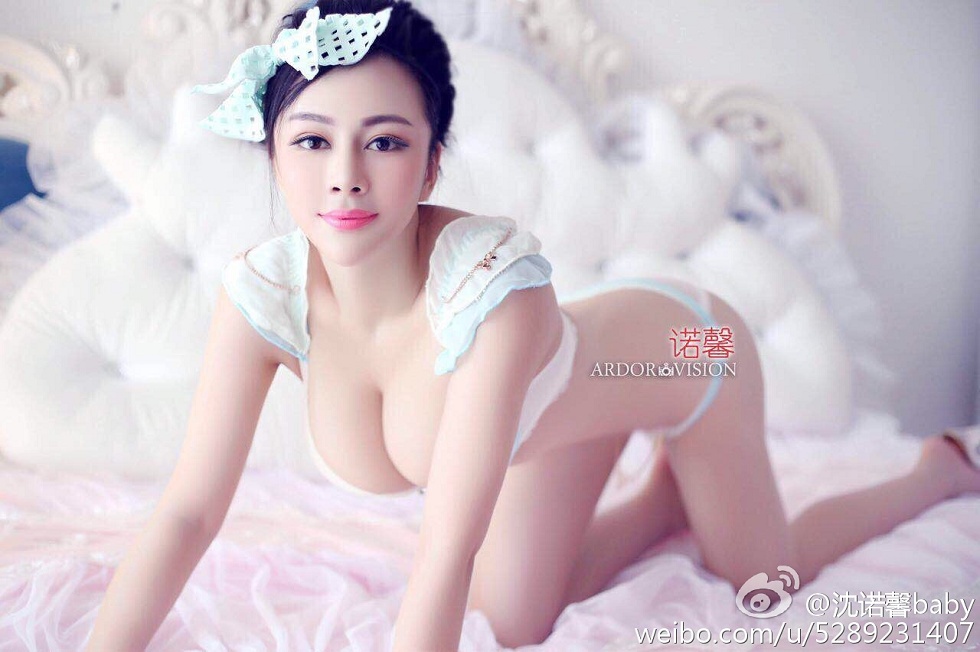 美女嫩模沈诺馨性感S曲线完美身材喷血微博海量写真225P