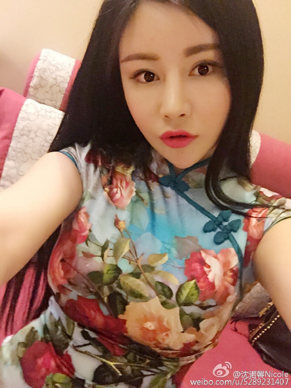 美女嫩模沈诺馨性感S曲线完美身材喷血微博海量写真225P