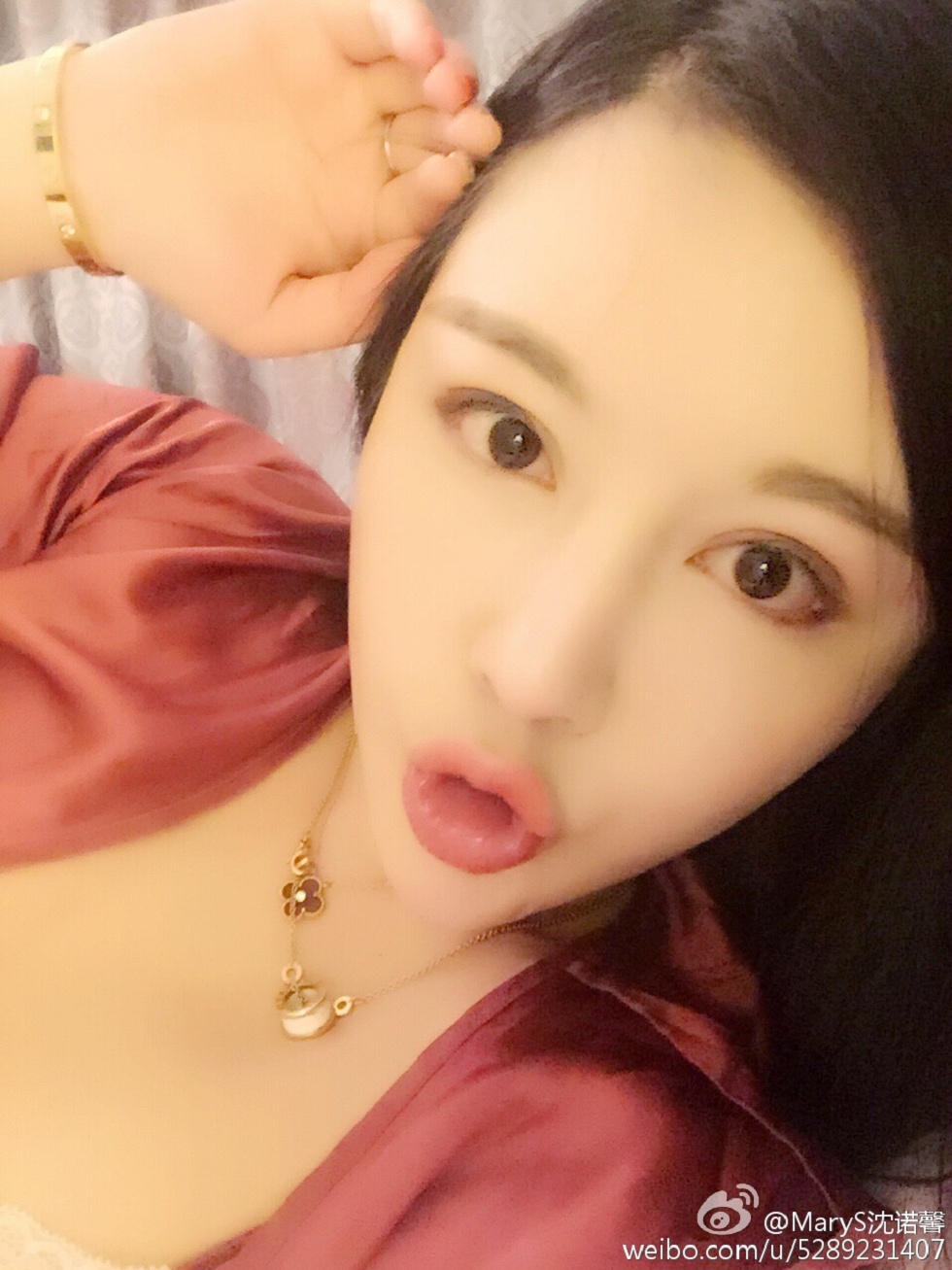 美女嫩模沈诺馨性感S曲线完美身材喷血微博海量写真225P