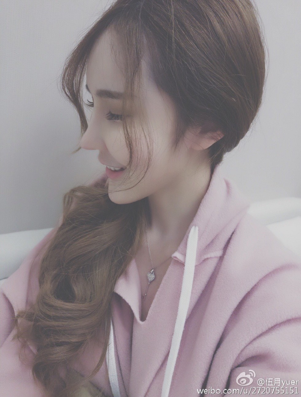 性感尤物乳神伍月yuer海量微博生活写真秀150P
