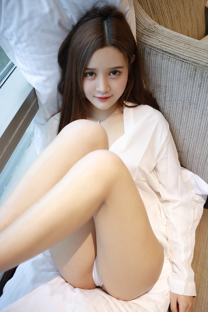 少女姗姗真空上阵玉乳翘臀看点足(图43)