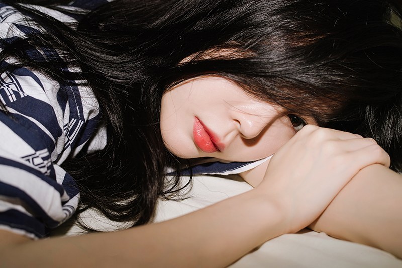 韩国少女Kim白色吊带魔鬼身材性感唯美(图21)