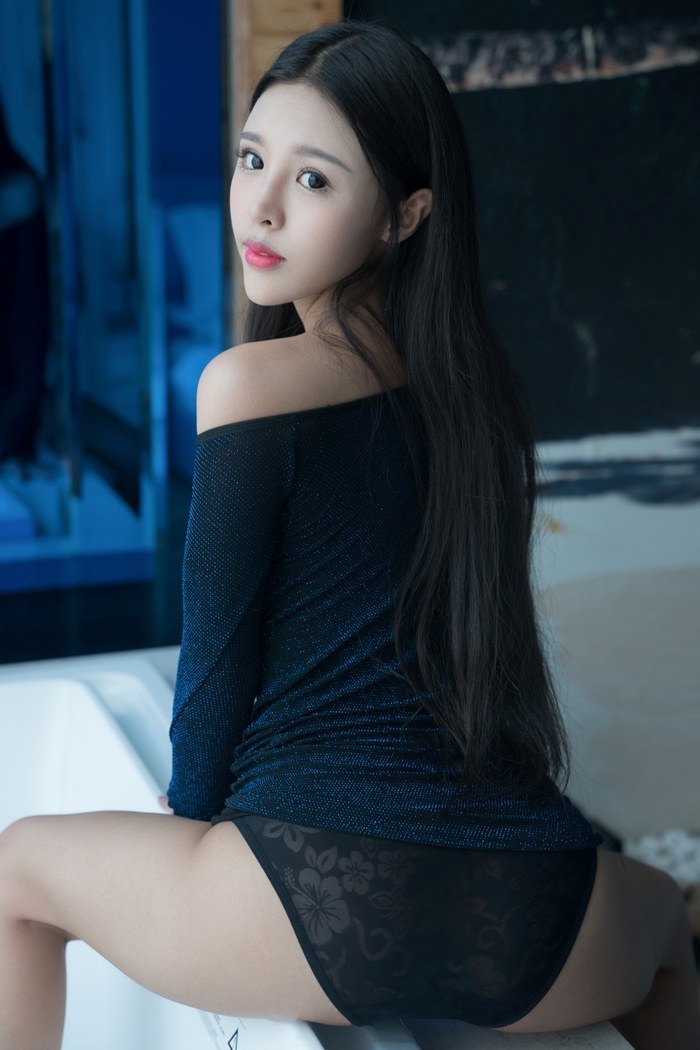 丁裤欲女糖果红肚兜难掩诱人胴体(图13)