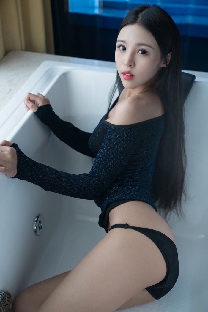 丁裤欲女糖果红肚兜难掩诱人胴体(图19)