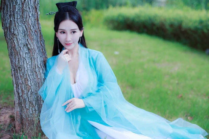 古风女王邹晶晶真空上阵乳此动人(图7)