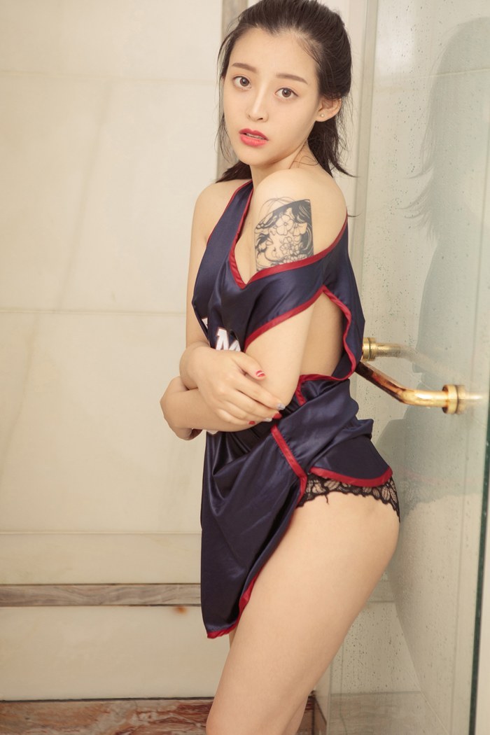 性感女神凌菲制服湿身诱惑勾人欲望(图42)