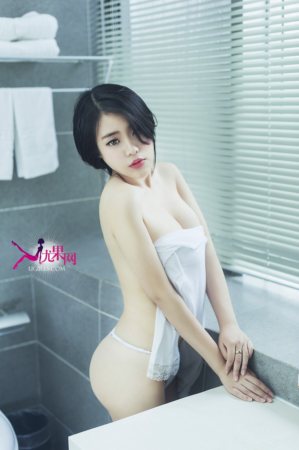[Ugirls尤果网]U054_嫩模妮小妖性感内衣系列完美豪乳诱惑写真34P