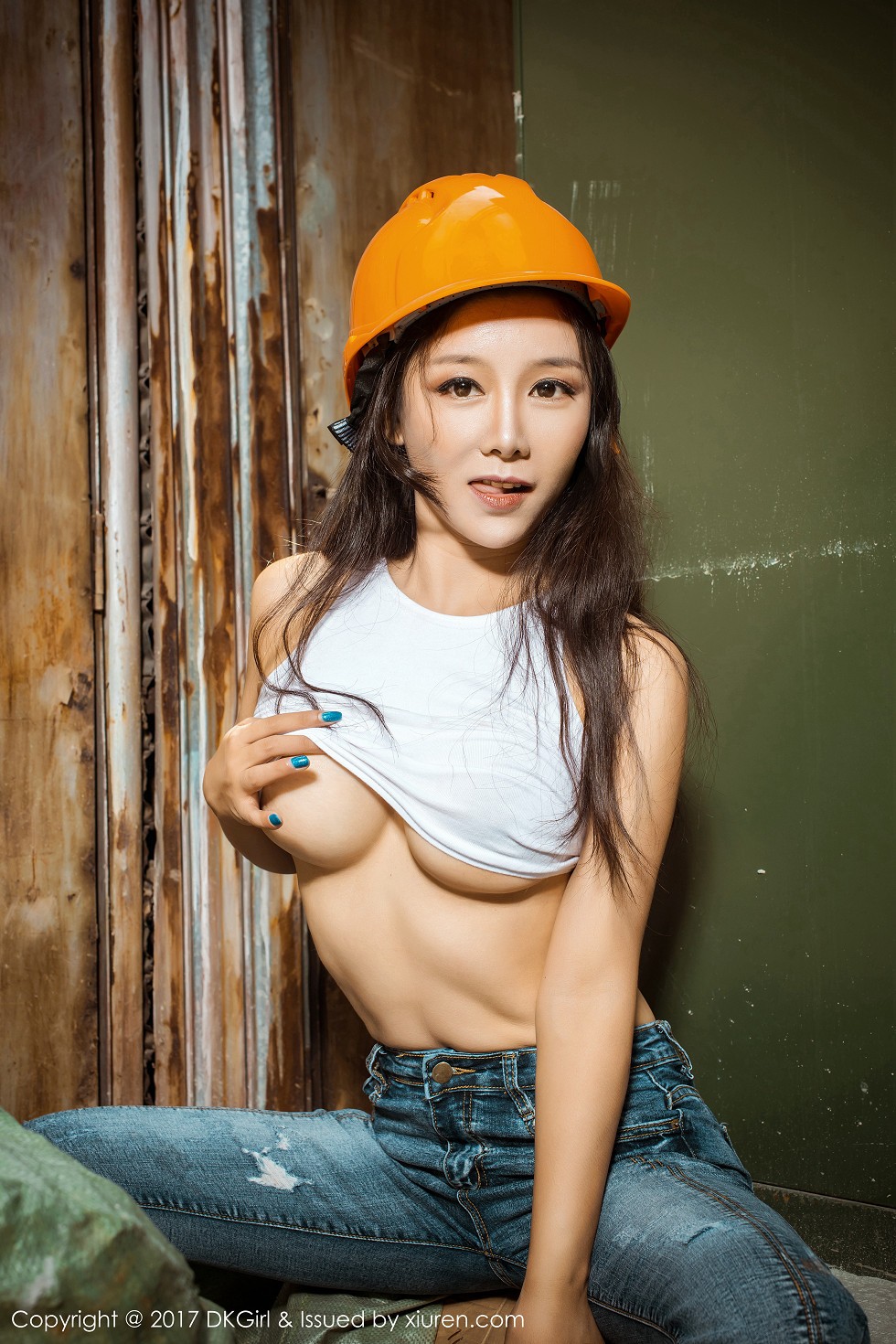[DKGirl御女郎]Vol.043_高颜值嫩模媛美人狂野电工真空露半球完美曲线诱惑写真53P