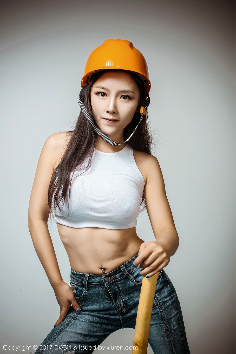[DKGirl御女郎]Vol.043_高颜值嫩模媛美人狂野电工真空露半球完美曲线诱惑写真53P