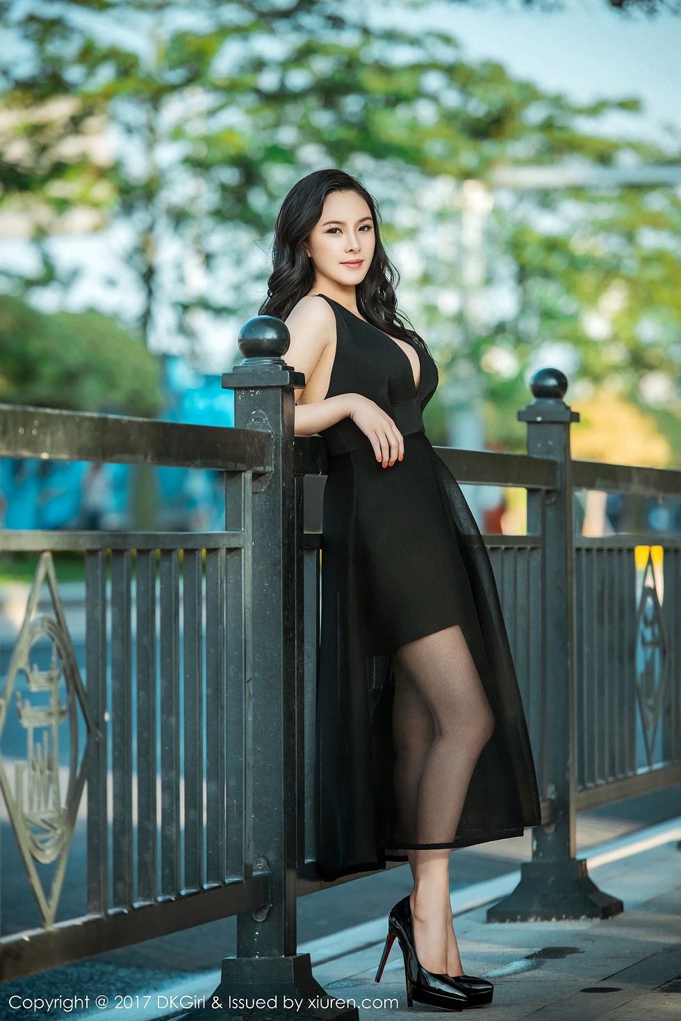 [DKGirl御女郎]Vol.044_轻熟女厉雯娜白色抹胸内衣加白色丁字裤秀丰乳肥臀诱惑写真44P