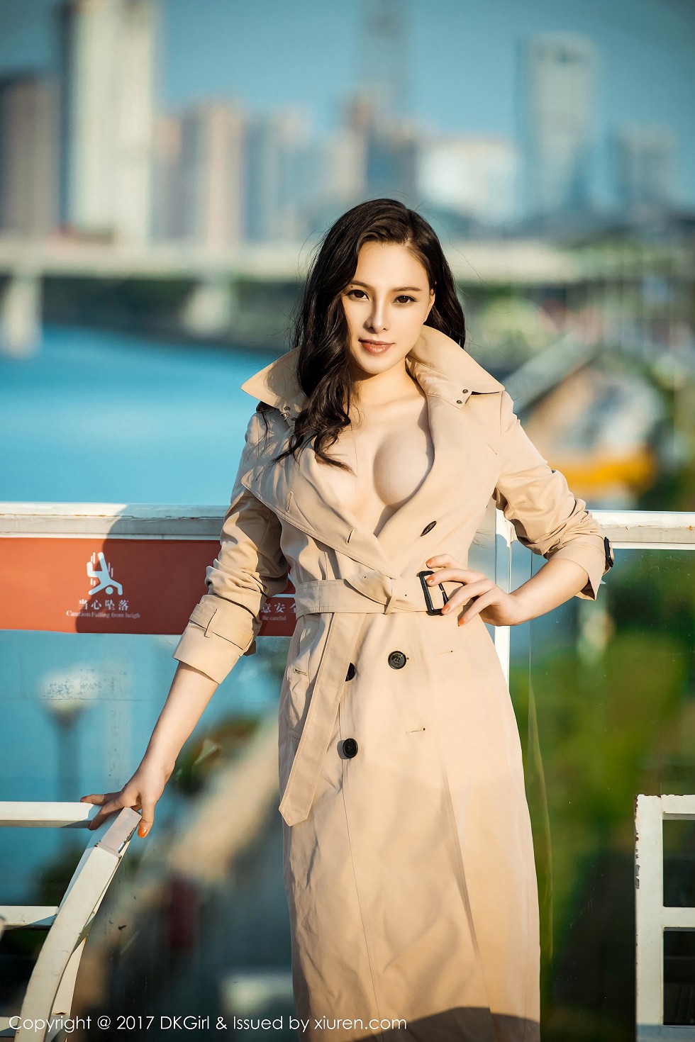 [DKGirl御女郎]Vol.044_轻熟女厉雯娜白色抹胸内衣加白色丁字裤秀丰乳肥臀诱惑写真44P