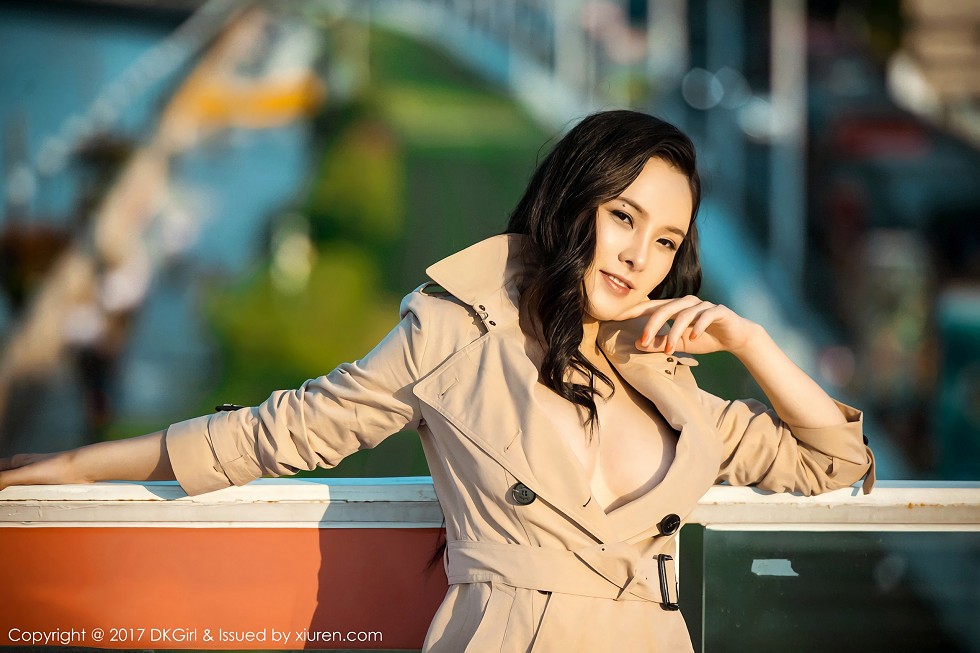[DKGirl御女郎]Vol.044_轻熟女厉雯娜白色抹胸内衣加白色丁字裤秀丰乳肥臀诱惑写真44P