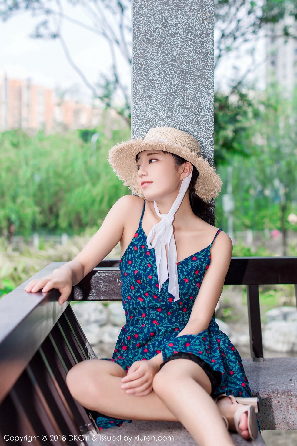 [DKGirl御女郎]Vol.055_美乳女神苍井优香街拍特辑甜美草帽少女露背吊带裙性感写真53P