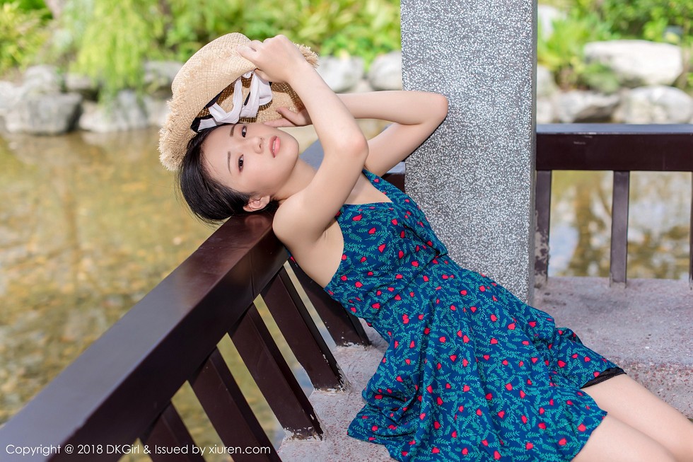 [DKGirl御女郎]Vol.055_美乳女神苍井优香街拍特辑甜美草帽少女露背吊带裙性感写真53P