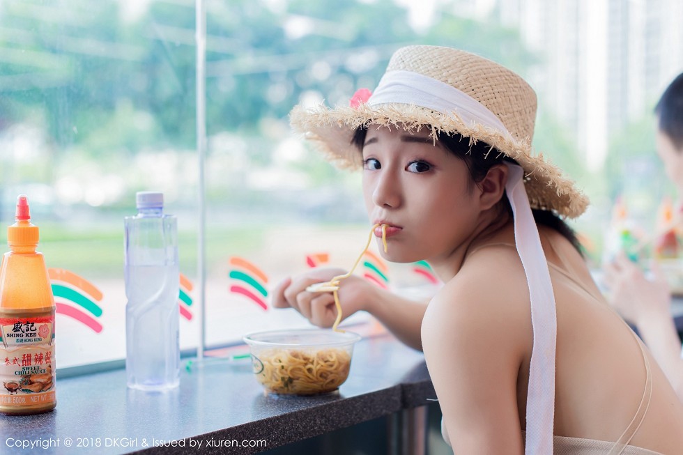 [DKGirl御女郎]Vol.055_美乳女神苍井优香街拍特辑甜美草帽少女露背吊带裙性感写真53P
