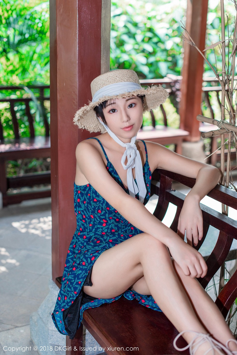 [DKGirl御女郎]Vol.055_美乳女神苍井优香街拍特辑甜美草帽少女露背吊带裙性感写真53P