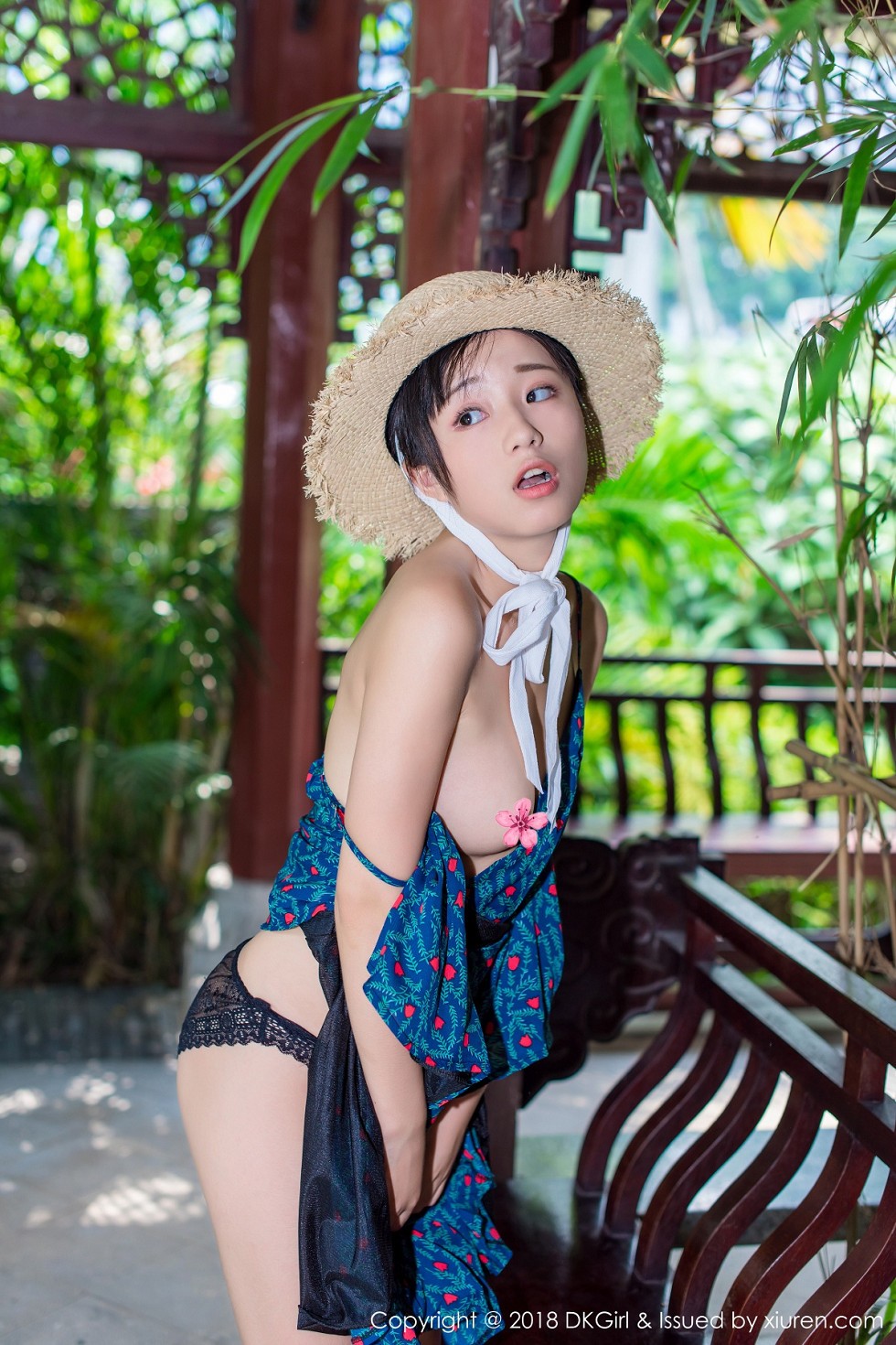 [DKGirl御女郎]Vol.055_美乳女神苍井优香街拍特辑甜美草帽少女露背吊带裙性感写真53P
