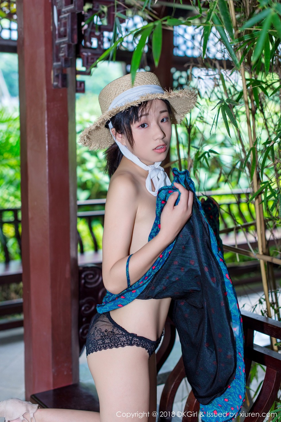[DKGirl御女郎]Vol.055_美乳女神苍井优香街拍特辑甜美草帽少女露背吊带裙性感写真53P