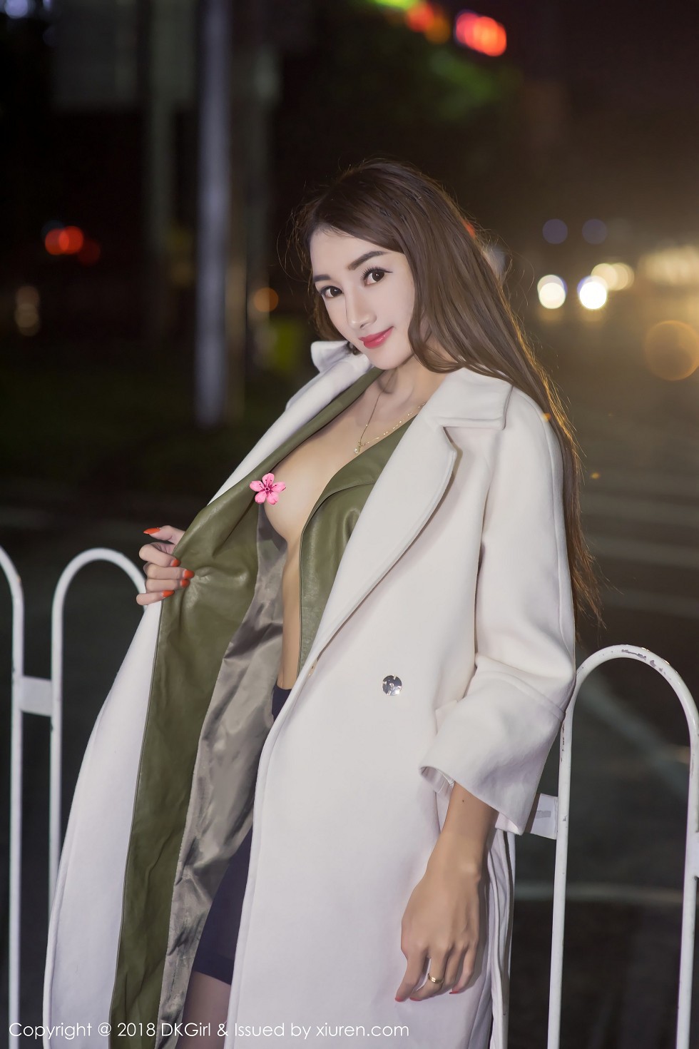 [DKGirl御女郎]Vol.059_嫩模婕西儿jessie羊城旅拍羊城夜景真空露出豪乳诱惑写真49P