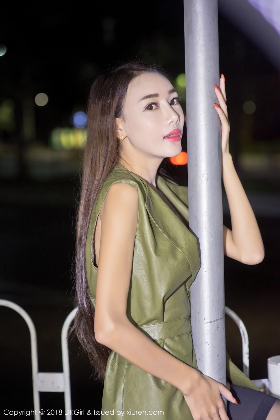 [DKGirl御女郎]Vol.059_嫩模婕西儿jessie羊城旅拍羊城夜景真空露出豪乳诱惑写真49P