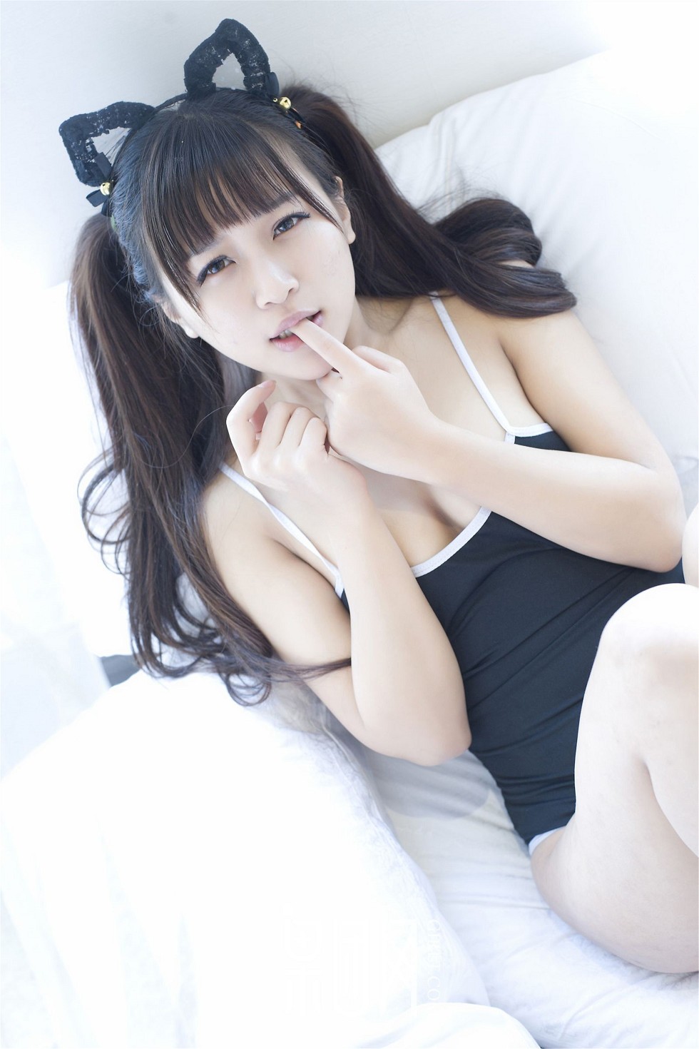[GIRLT果团网]NO.030_嫩模熙恩居家日系连体运动服半脱秀性感内衣诱惑深沟写真52P