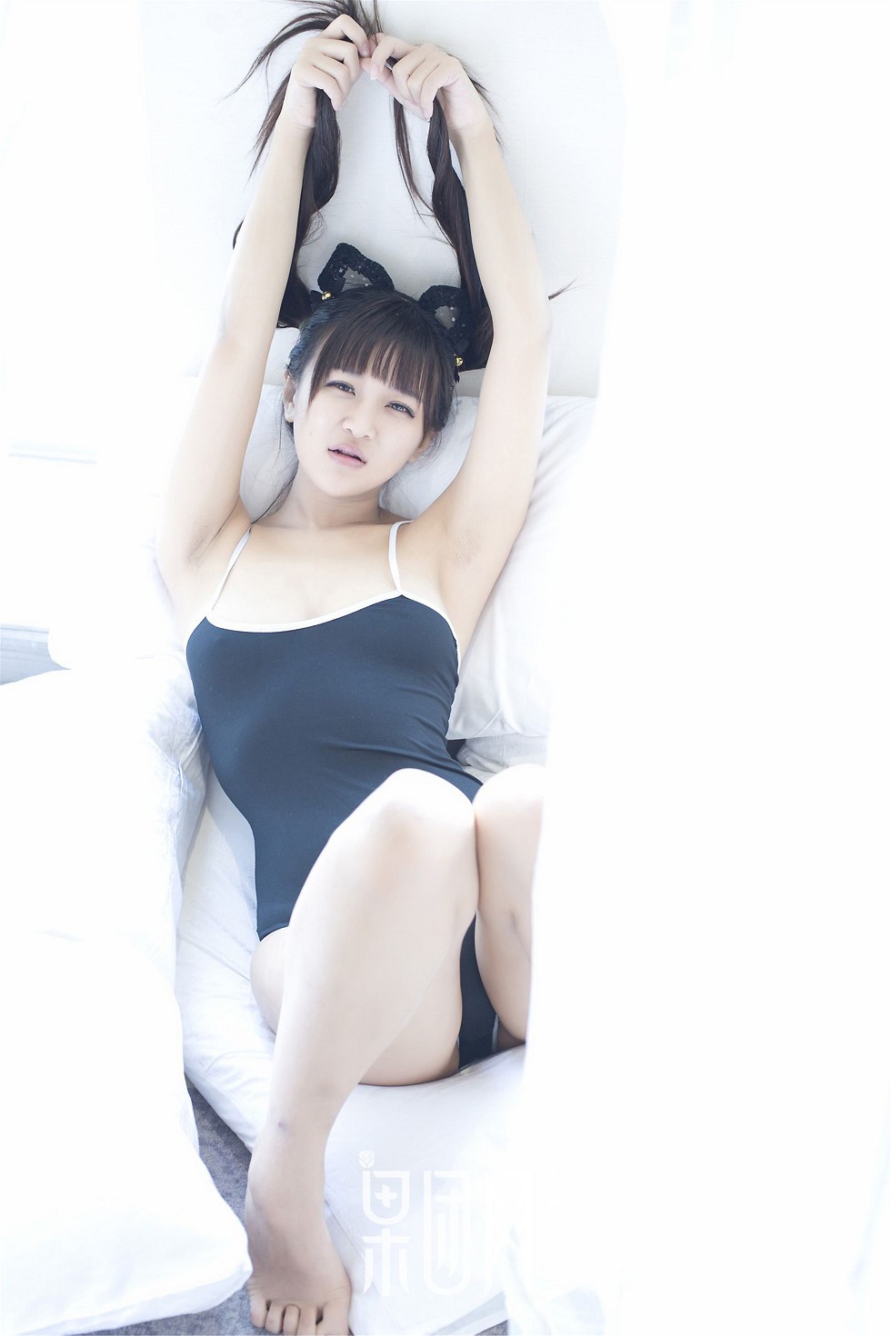 [GIRLT果团网]NO.030_嫩模熙恩居家日系连体运动服半脱秀性感内衣诱惑深沟写真52P