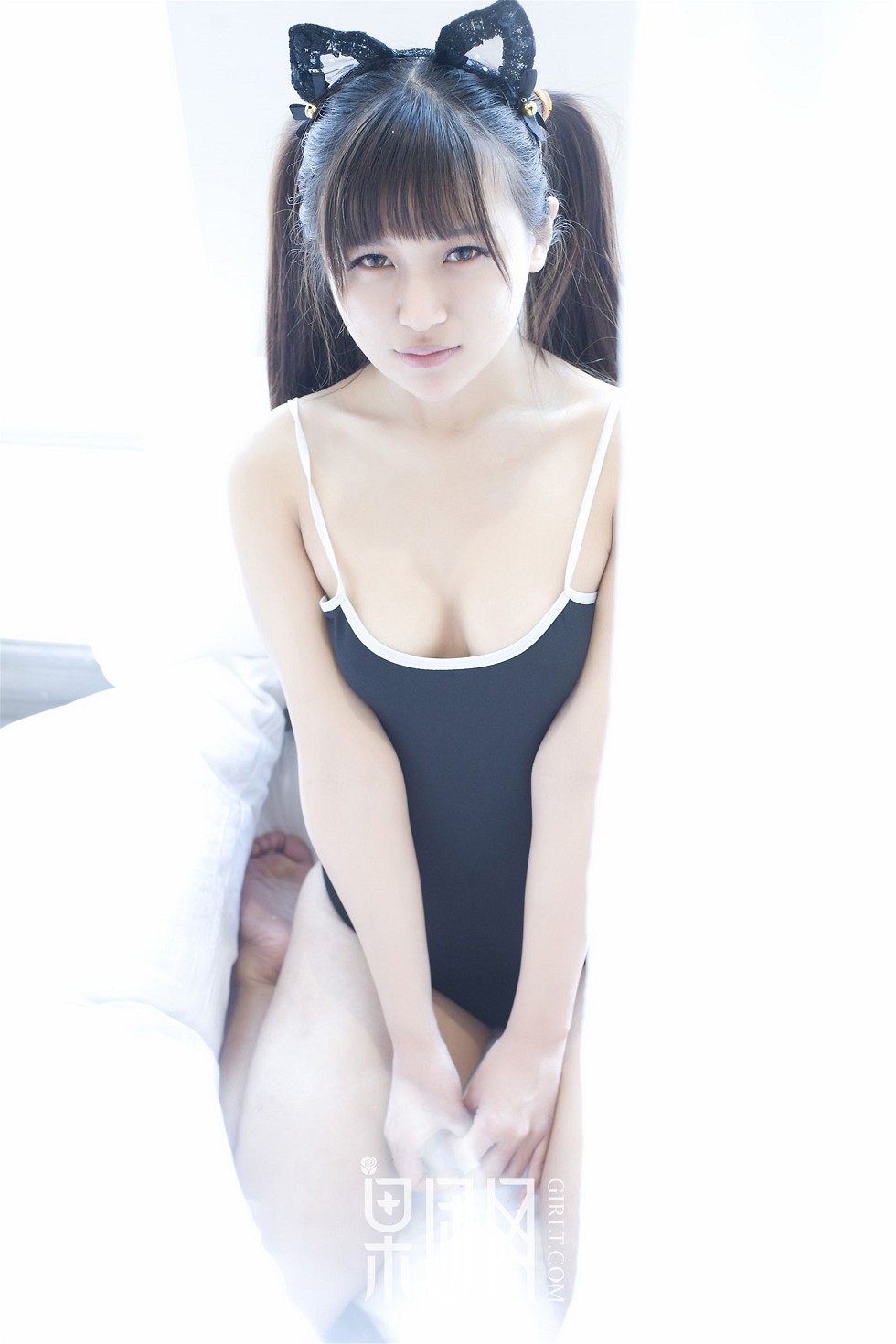 [GIRLT果团网]NO.030_嫩模熙恩居家日系连体运动服半脱秀性感内衣诱惑深沟写真52P