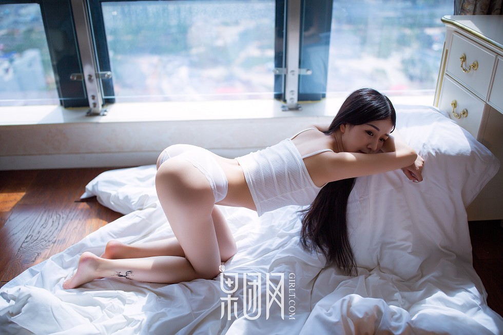 [GIRLT果团网]NO.032_嫩模甜Abby3邻家美少女白色蕾丝内裤秀完美曲线诱惑写真44P